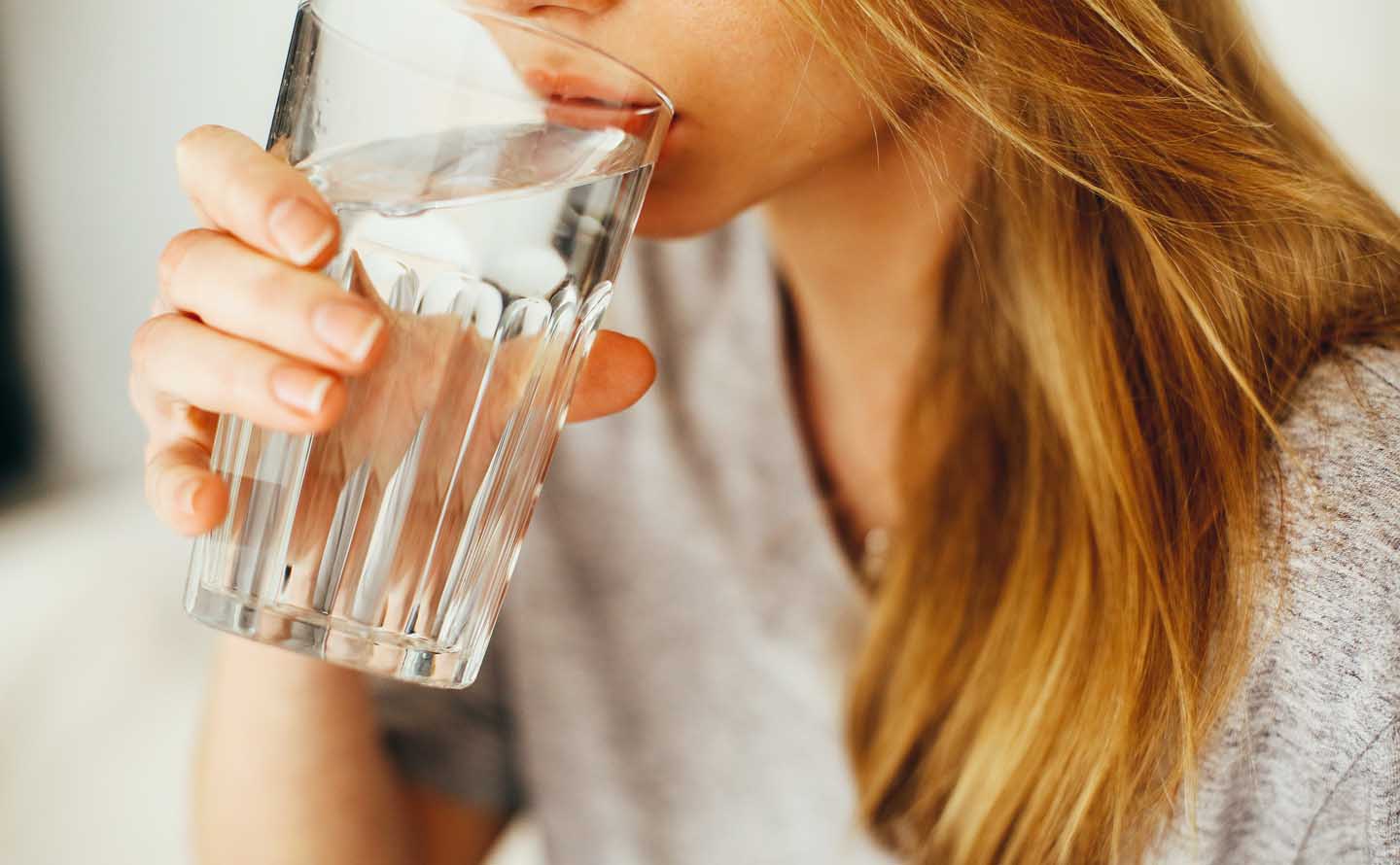 Drinking water avoids kidney stones - Photo by Daria Shevtsova from Pexels