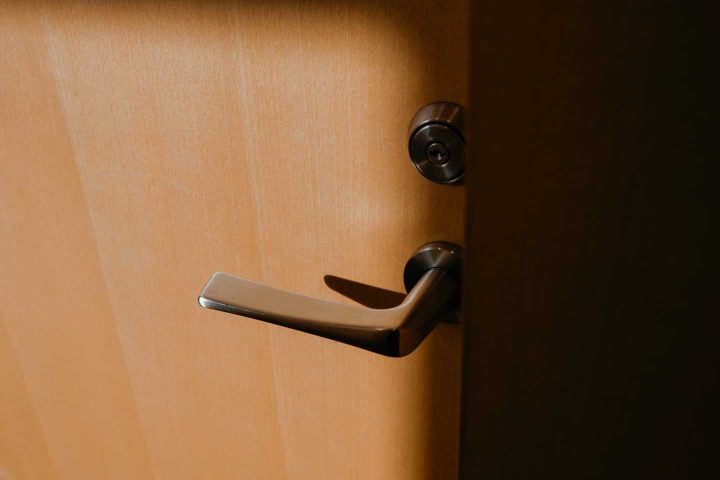 Door lock - Photo by Henry & Co. from Pexels