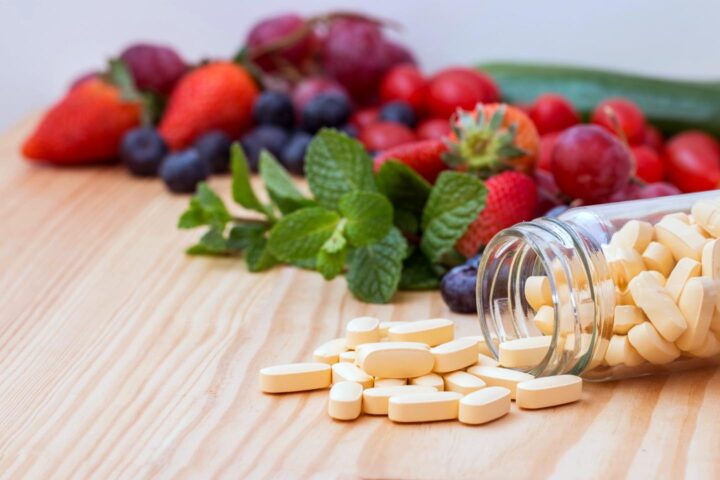 Antioxidants in food and in pills